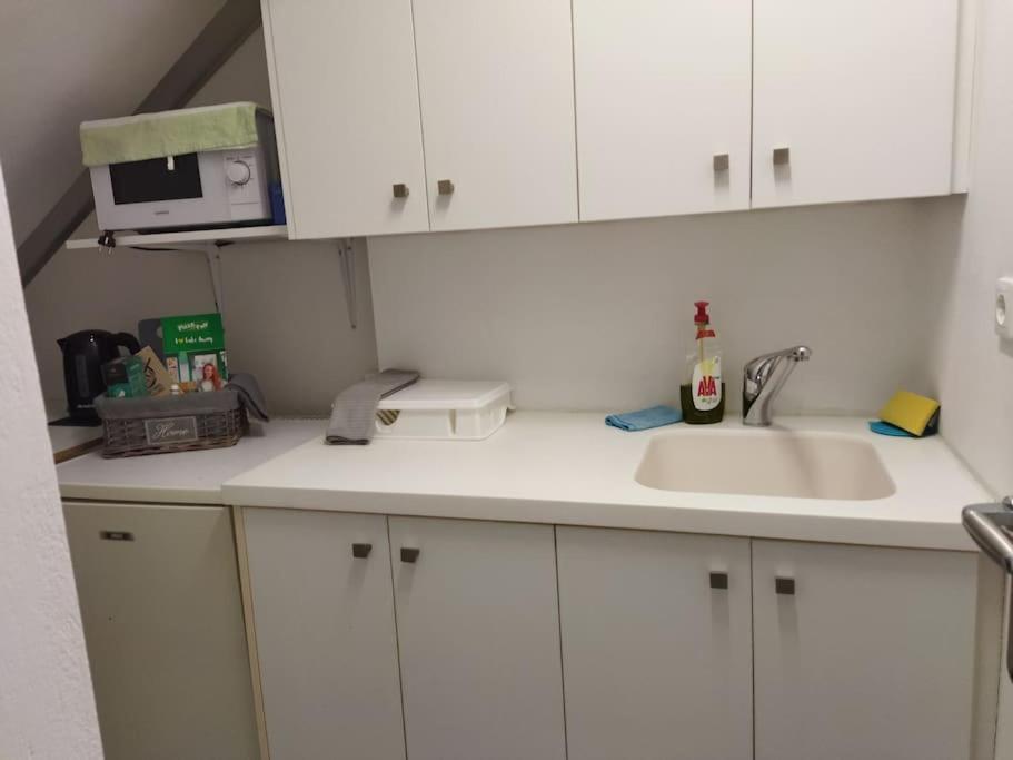 Cozy Apartment Near To The Airport Kouvarás 외부 사진