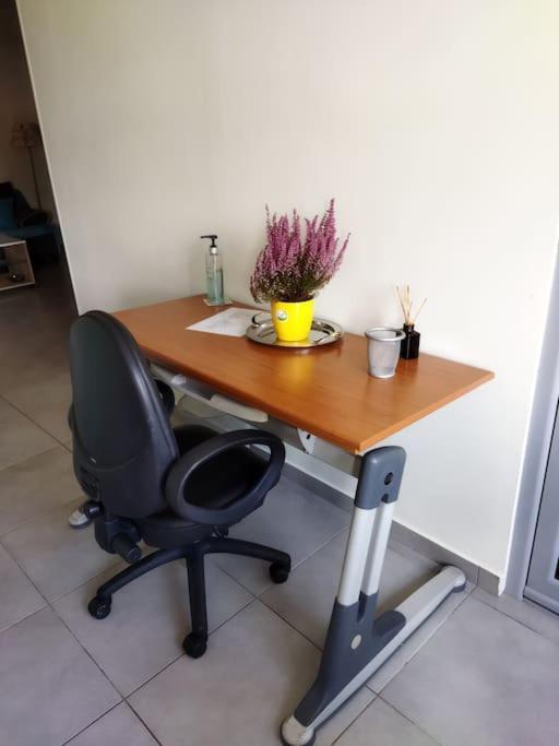 Cozy Apartment Near To The Airport Kouvarás 외부 사진
