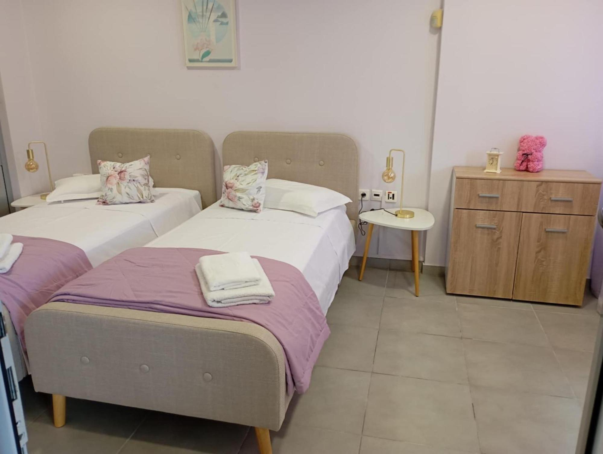Cozy Apartment Near To The Airport Kouvarás 외부 사진